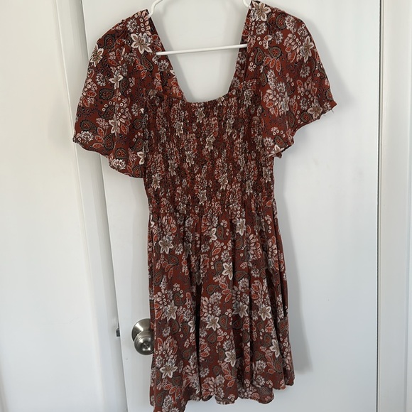 Angie Women's Twist Front Peekaboo Cutout Short Sleeve Dress - Picture 3 of 6